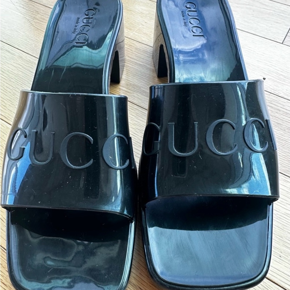 Gucci Black Patent Leather Mules Sleek Square-Toe Design